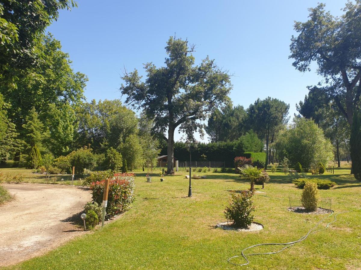 Вилла La Grange De Mombel Losse Экстерьер фото